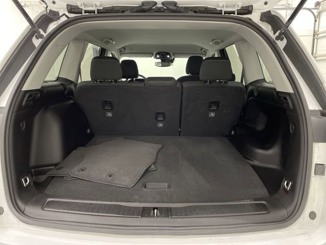 Used 2024 Jeep Grand Cherokee Laredo image 15