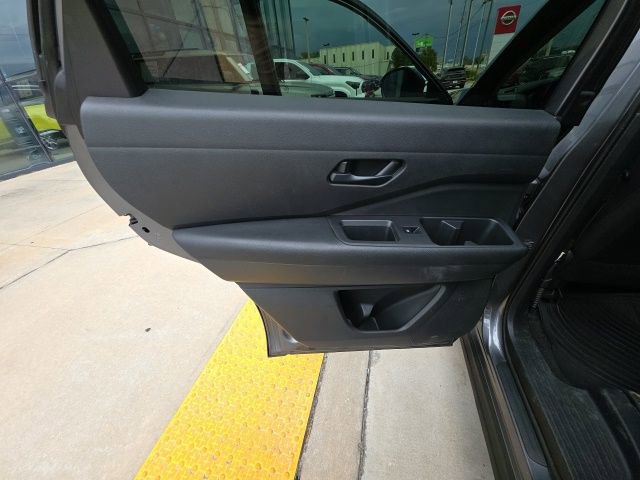 Used 2023 Nissan Pathfinder S FWD image 22