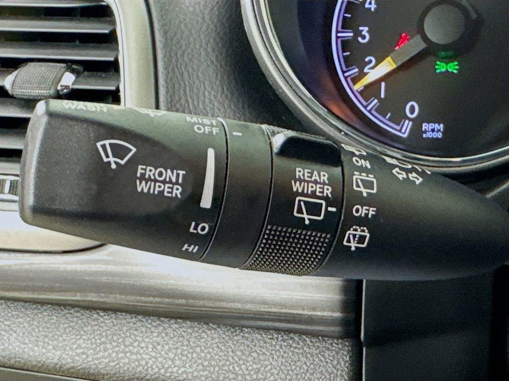 Used 2022 Jeep Grand Cherokee Laredo X image 14