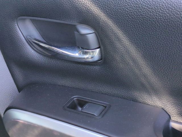 Used 2021 Nissan Titan SV w/ Accessory Utility Package AWD/4WD image 32