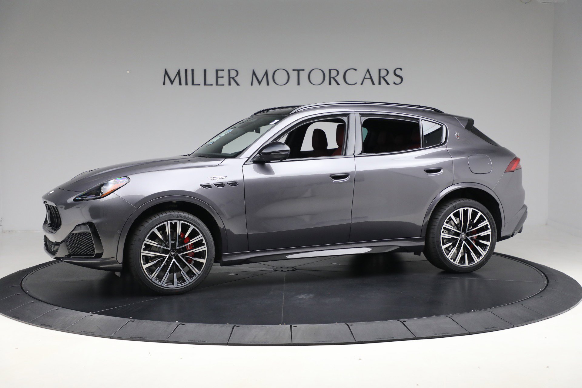 New 2025 Maserati Grecale Trofeo image 3