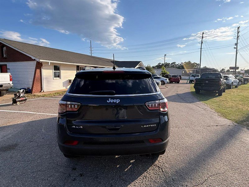 Used 2018 Jeep Compass Limited w/ Safe & Security Group AWD/4WD image 22