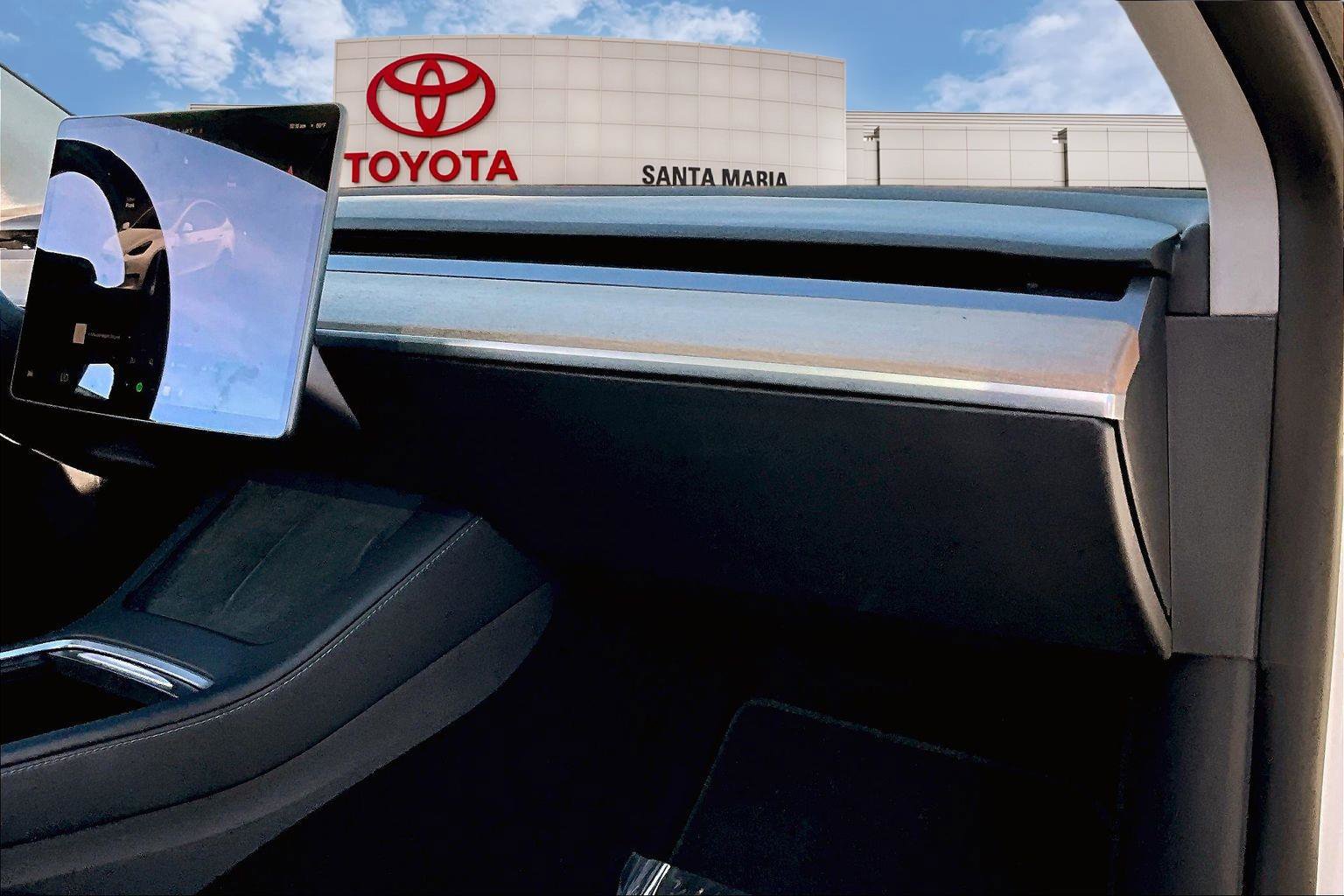 Used 2022 Tesla Model Y Long Range image 15