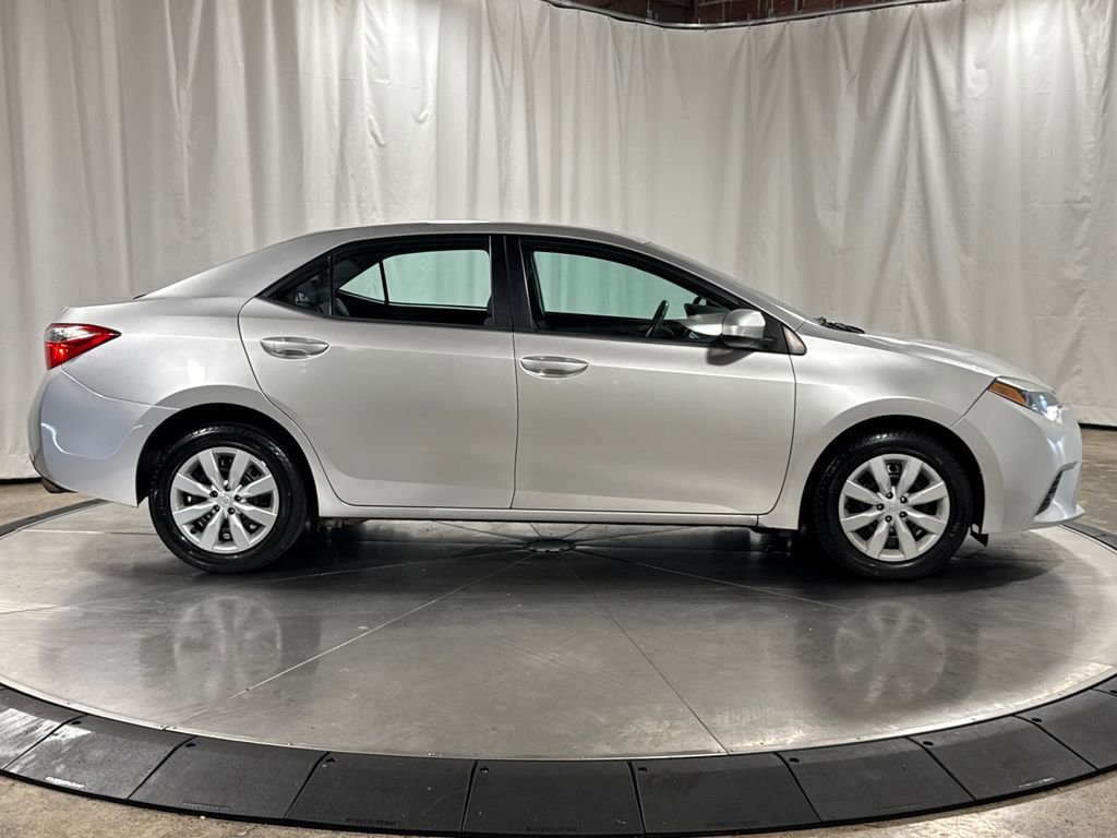 Used 2014 Toyota Corolla LE FWD image 9