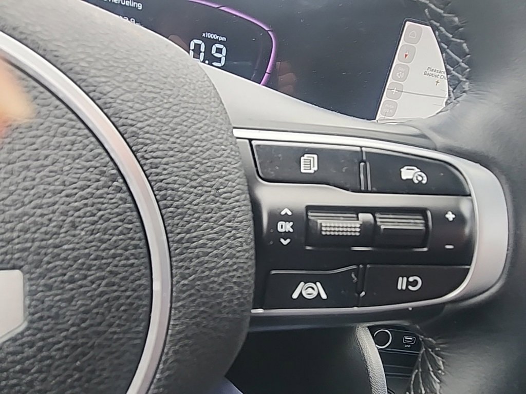 Used 2024 Kia Sportage EX image 12