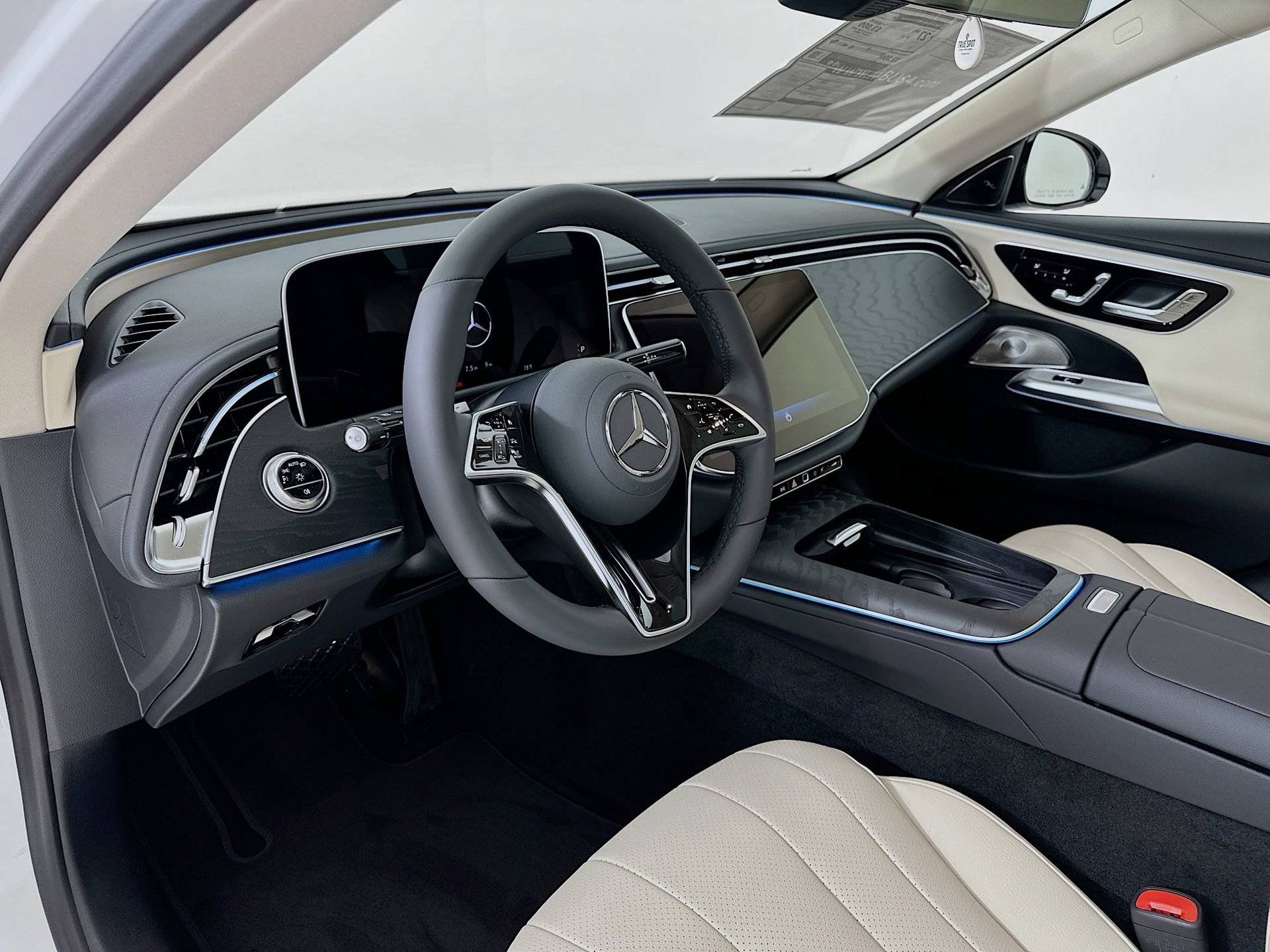 New 2026 Mercedes-Benz E 350 4MATIC Sedan image 10