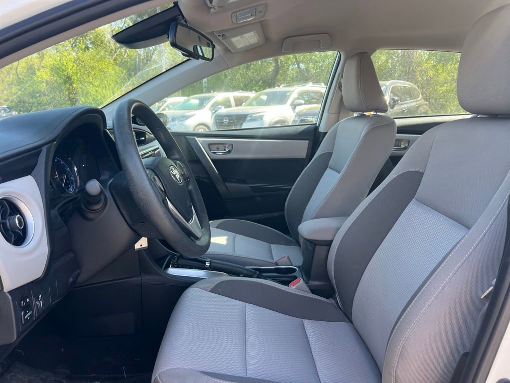 Used 2019 Toyota Corolla LE FWD image 2