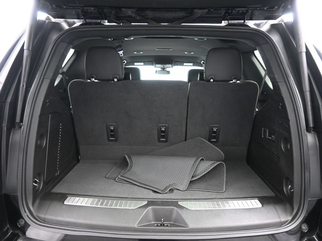 Used 2022 Chevrolet Tahoe RST w/ Luxury Package AWD/4WD image 23