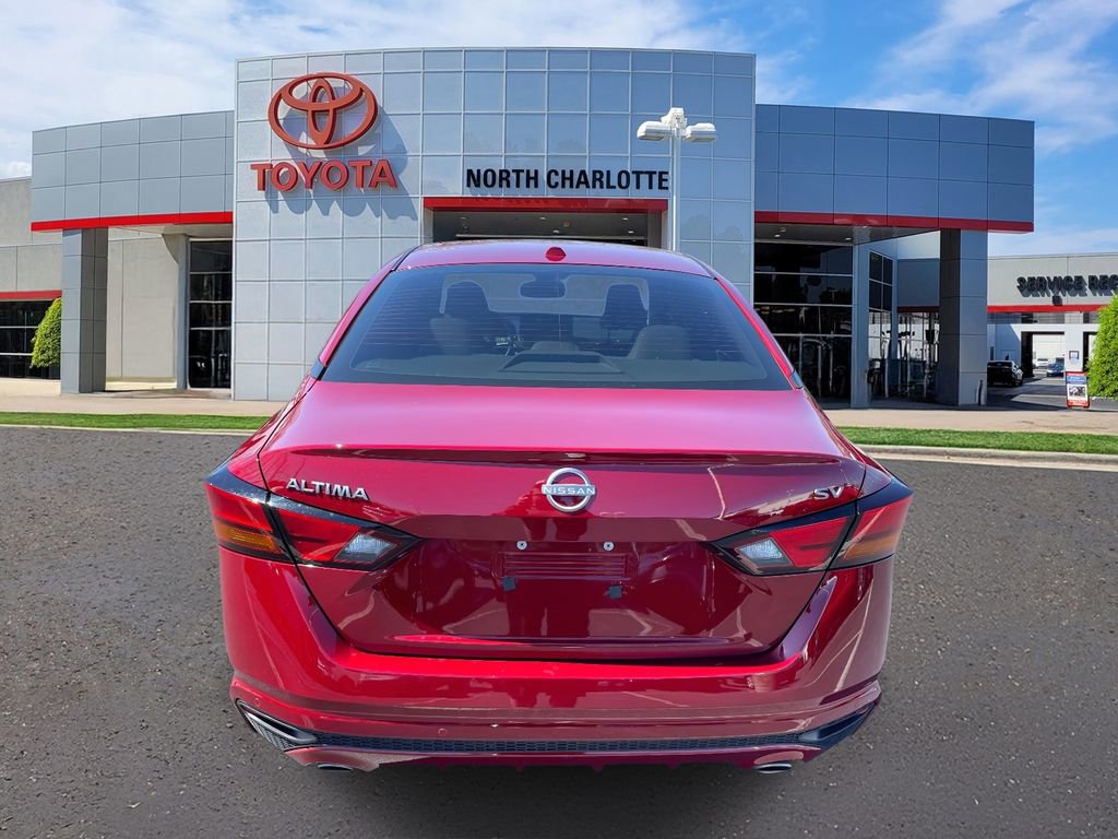 Used 2024 Nissan Altima 2.5 SV w/ SV Premium Package image 9