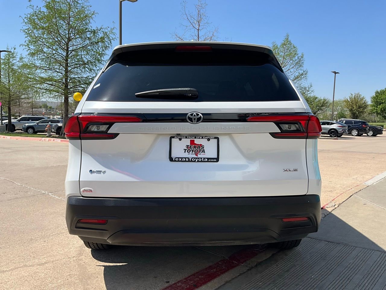 Used 2024 Toyota Grand Highlander XLE image 7