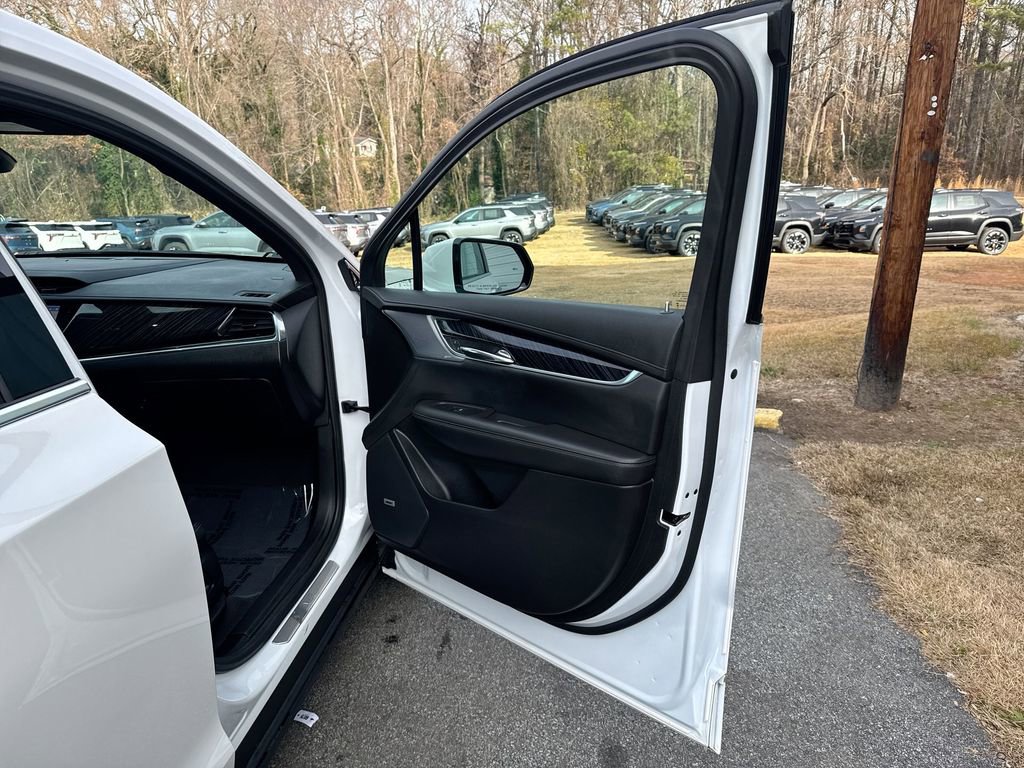 Used 2024 Cadillac XT6 Premium Luxury image 32