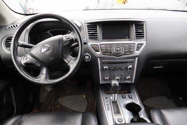 Used 2019 Nissan Pathfinder SL image 9