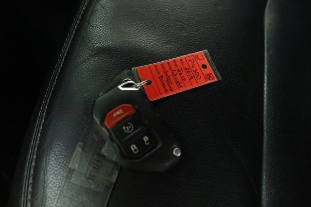 Used 2019 Jeep Wrangler Unlimited Sahara AWD/4WD image 32