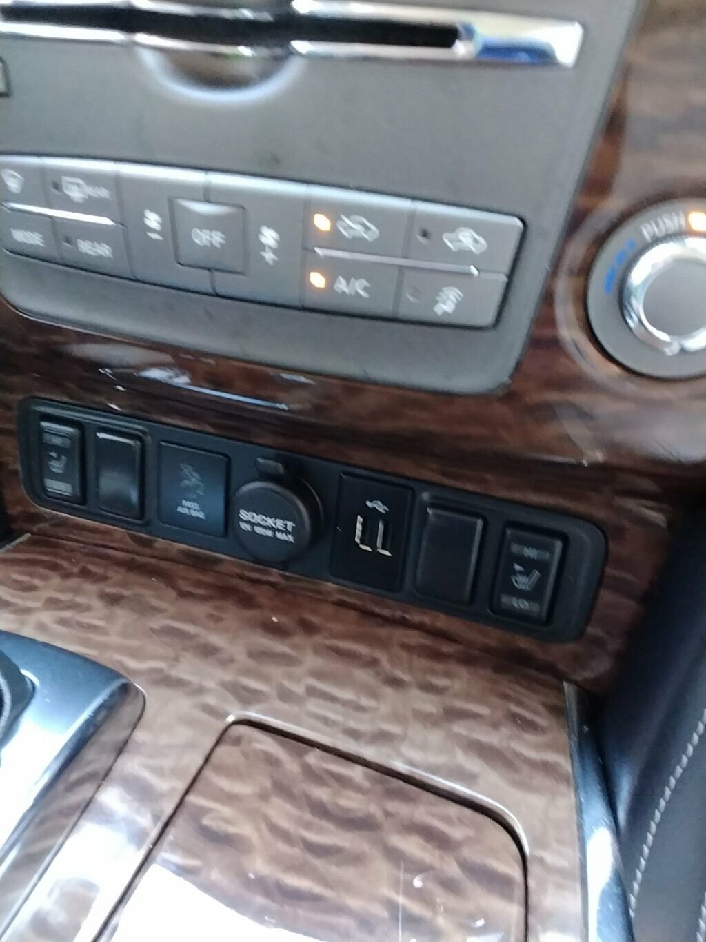 Used 2018 Nissan Armada SL image 29