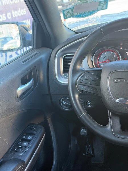 Used 2019 Dodge Charger SXT image 10
