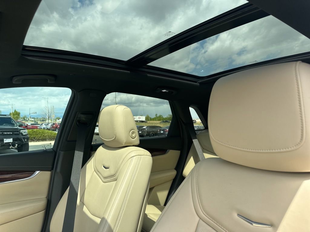 Used 2019 Cadillac XT5 Luxury w/ Advanced Security Package FWD image 16