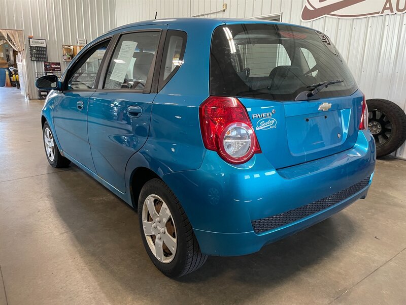 Used 2009 Chevrolet Aveo5 LT FWD image 3