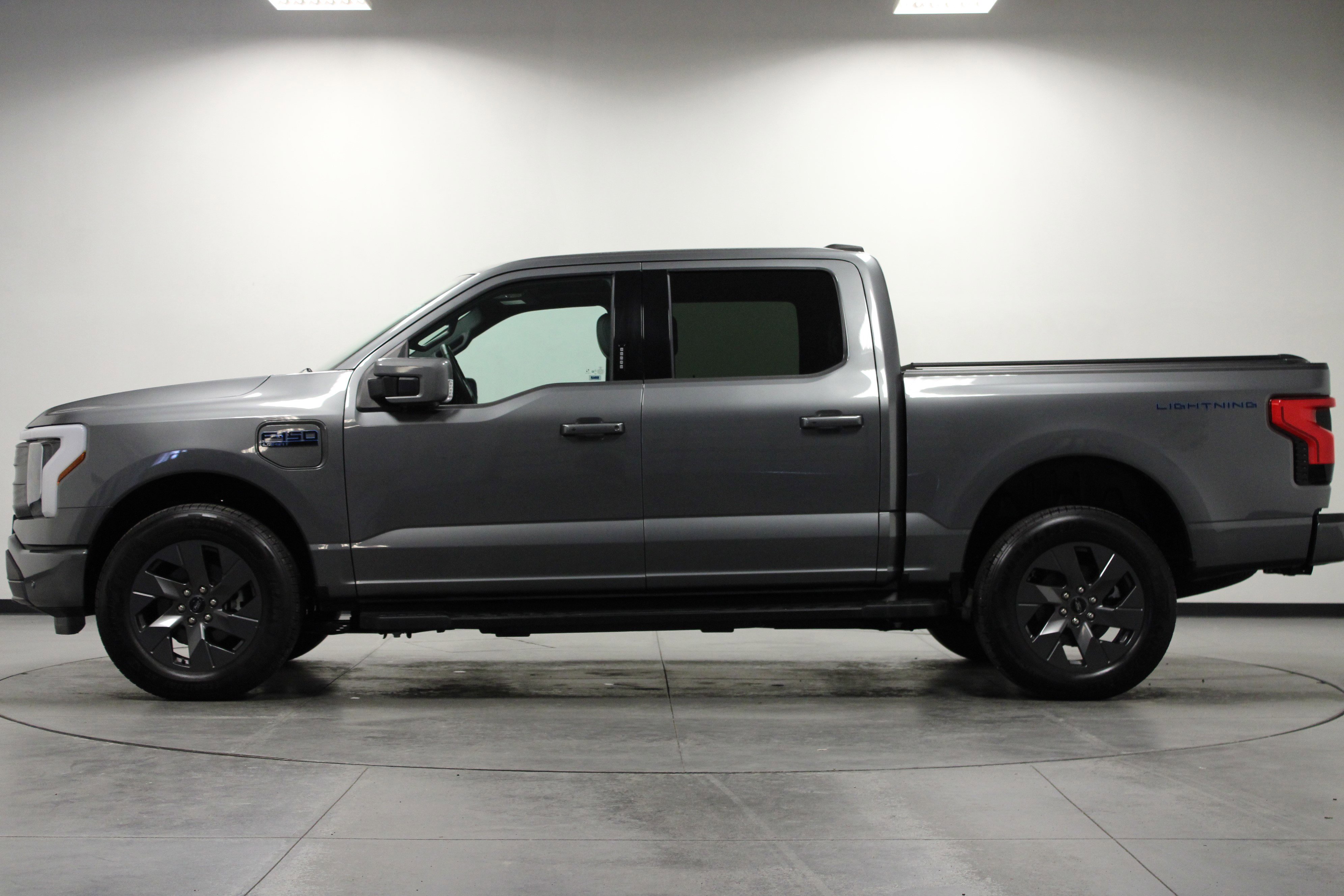 Used 2024 Ford F150 Lightning Lariat AWD/4WD image 7