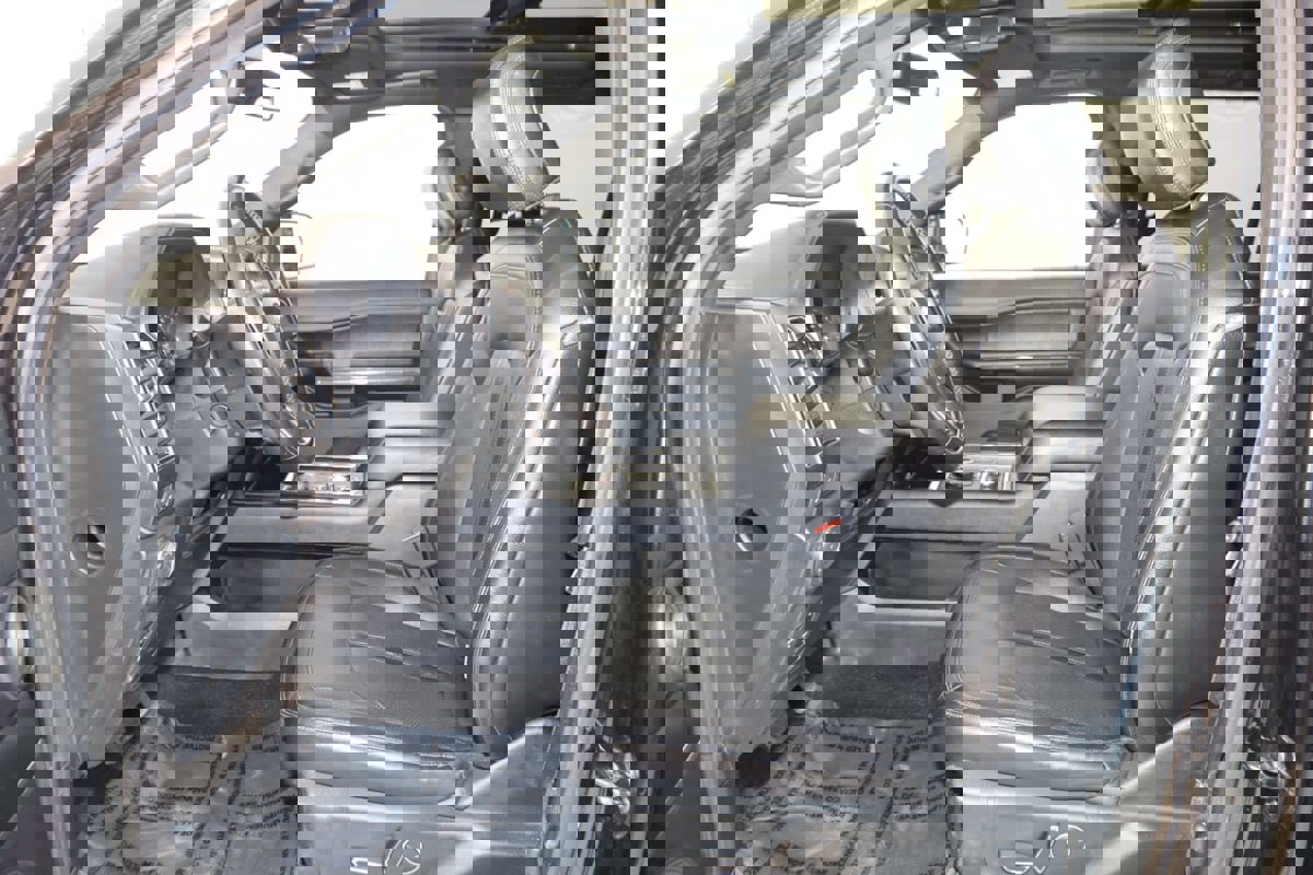 Used 2019 Ford Expedition Limited image 12