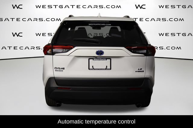 Used 2024 Toyota RAV4 LE AWD/4WD image 4