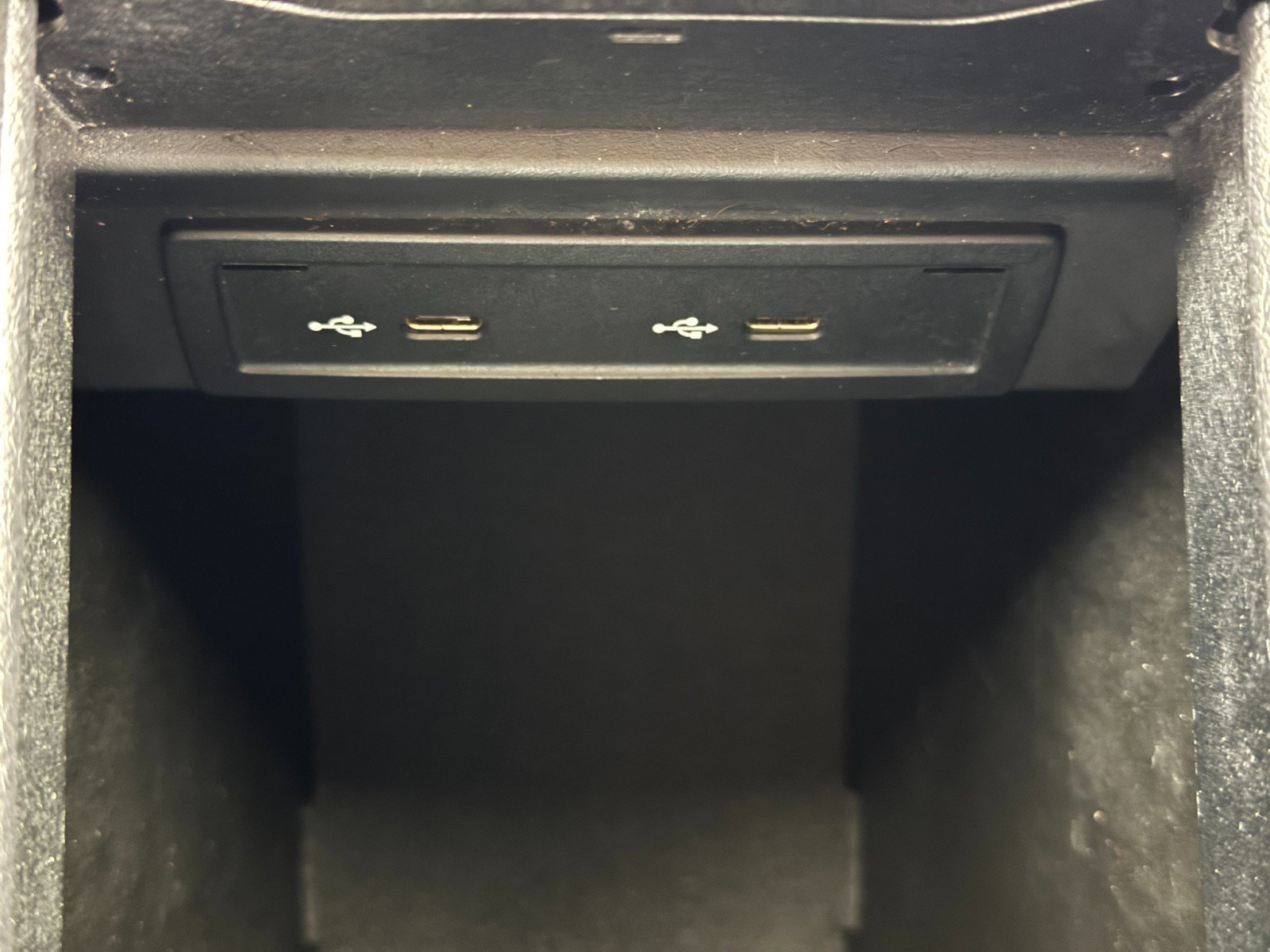 Used 2021 Mercedes-Benz GLB 35 AMG 4MATIC image 35