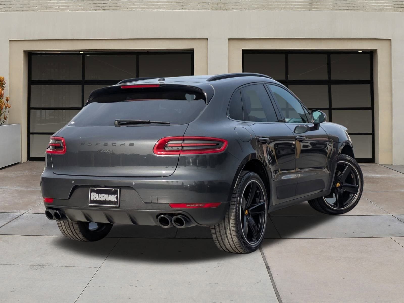 Used 2018 Porsche Macan image 4