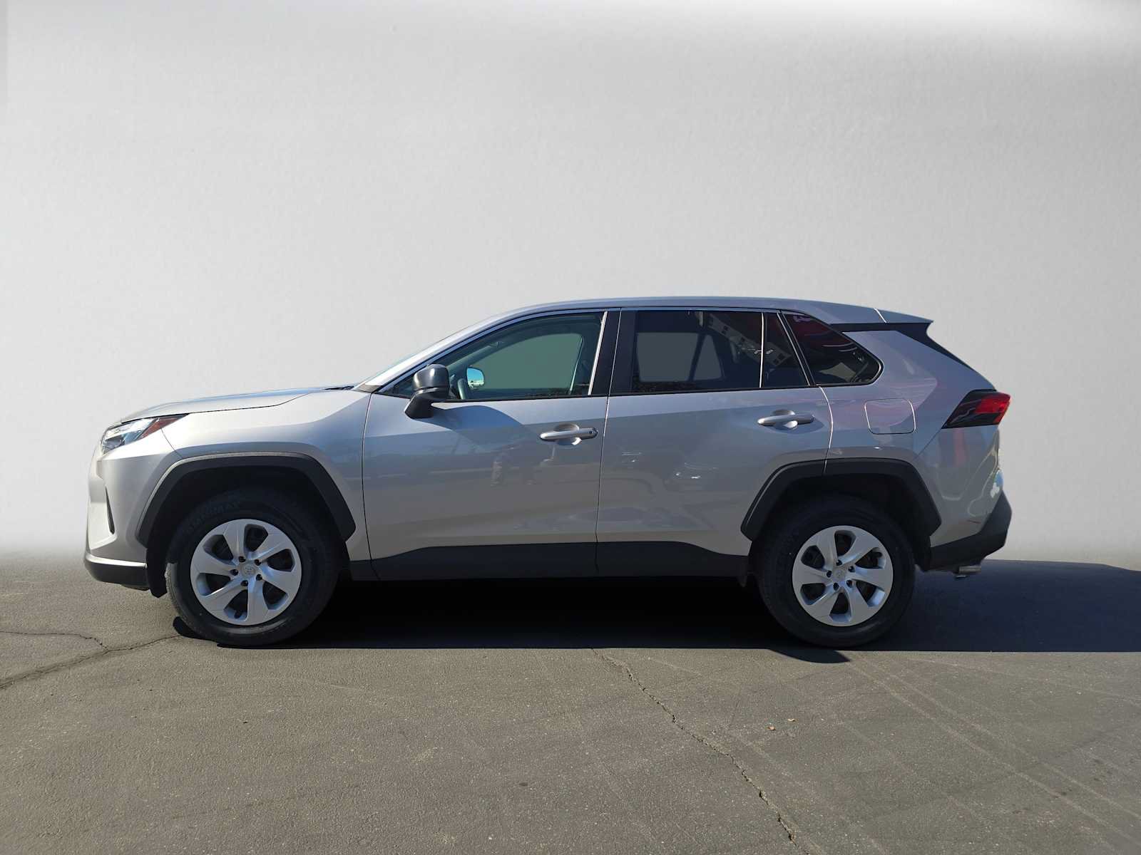 Certified 2025 Toyota RAV4 LE AWD/4WD image 6