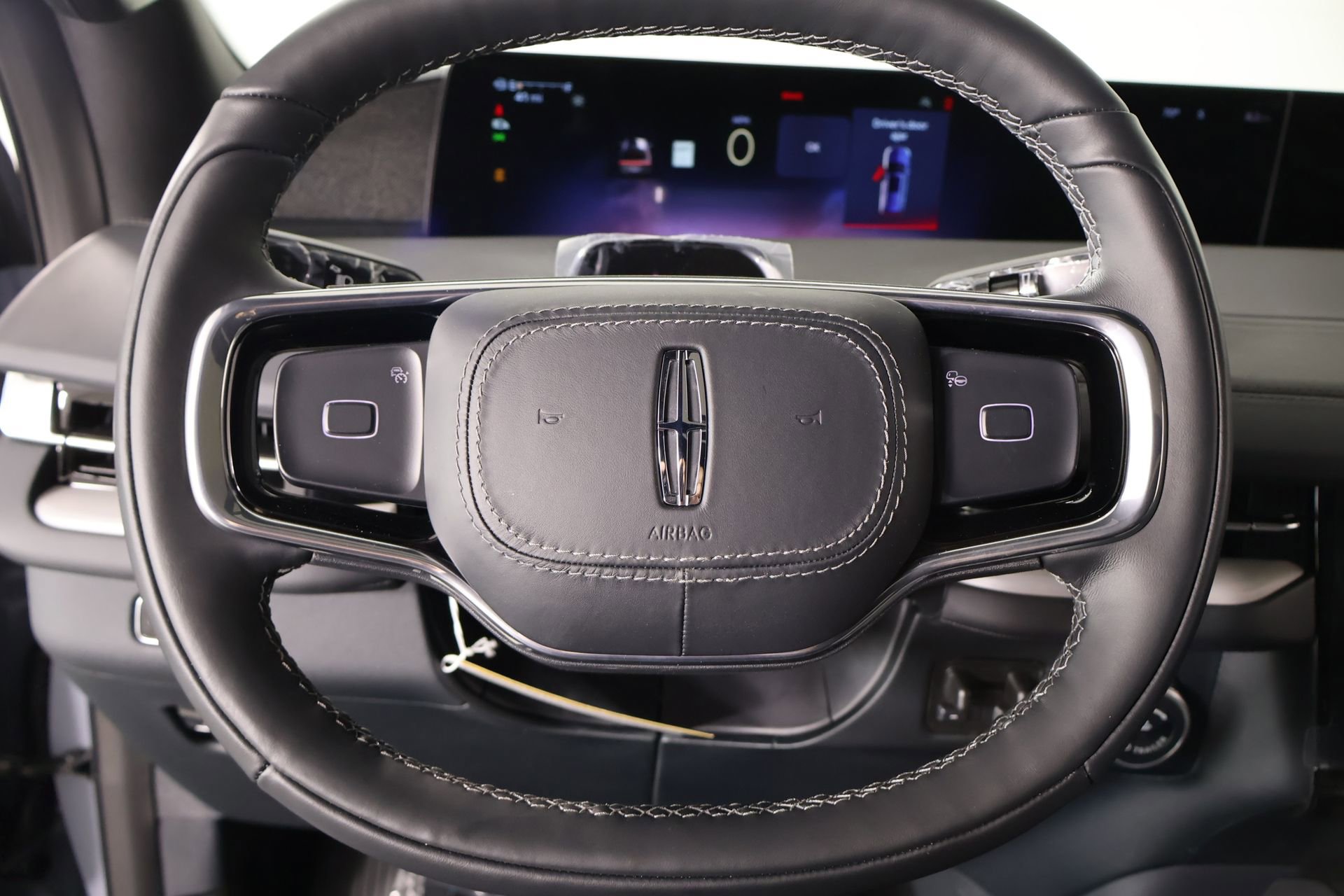 New 2026 Lincoln Navigator L Reserve AWD/4WD image 3