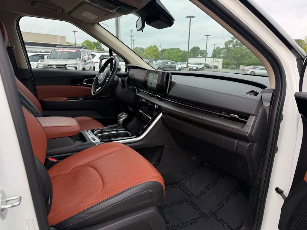 Used 2024 Kia Carnival SX FWD image 33