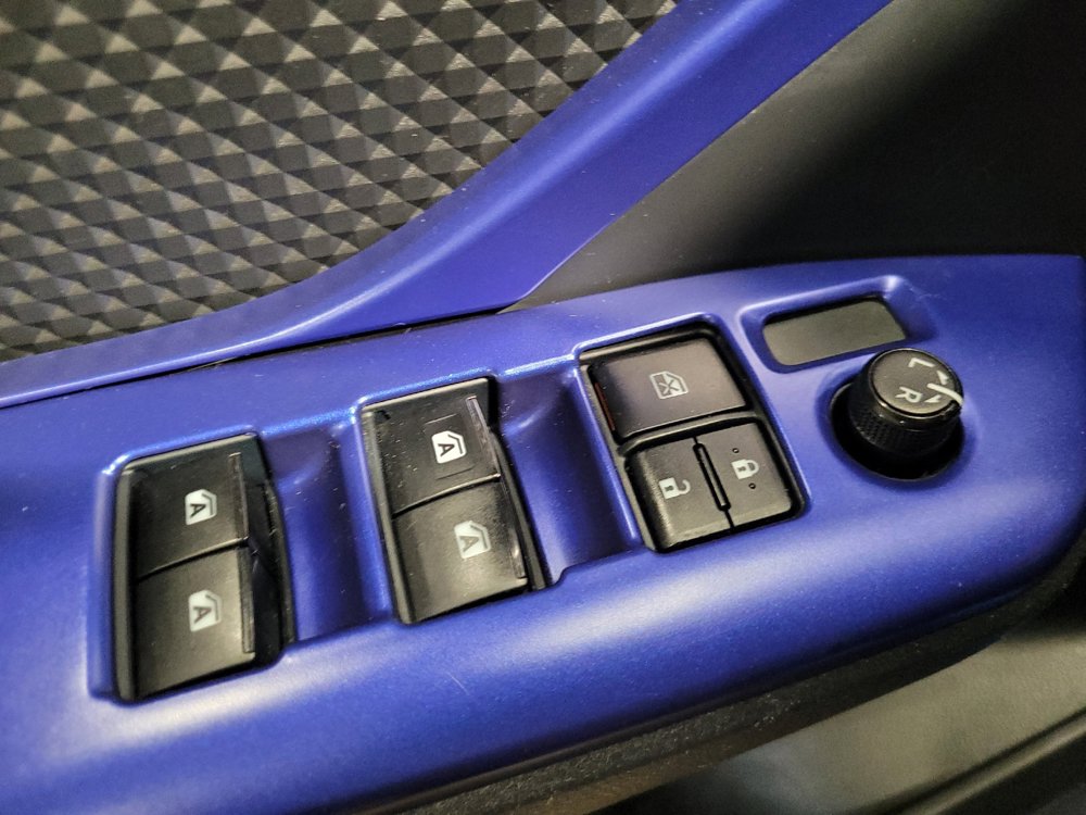 Used 2019 Toyota C-HR LE FWD image 27