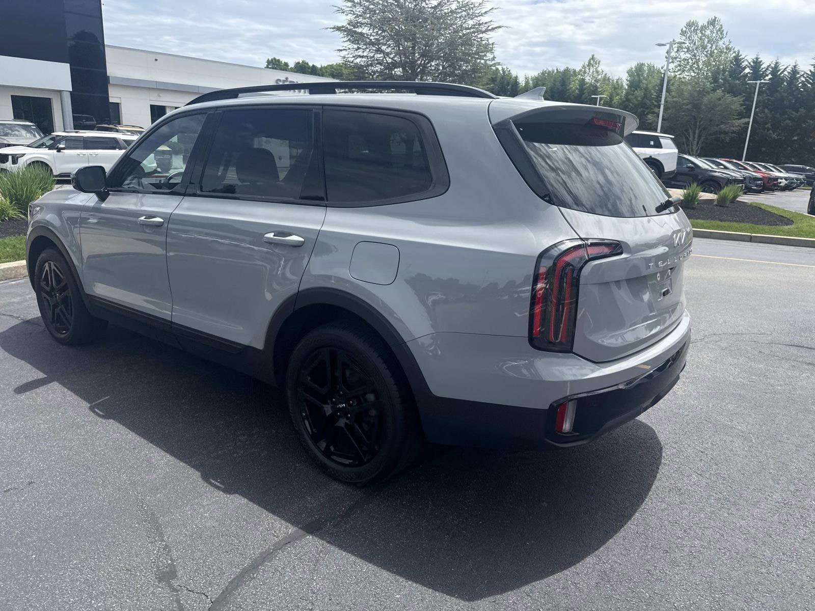 Used 2024 Kia Telluride SX X-Line AWD/4WD image 3