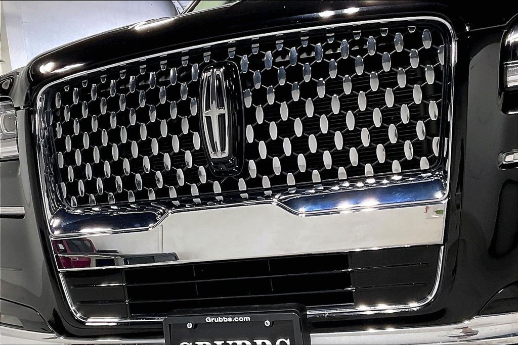 Used 2024 Lincoln Navigator Black Label AWD/4WD image 35