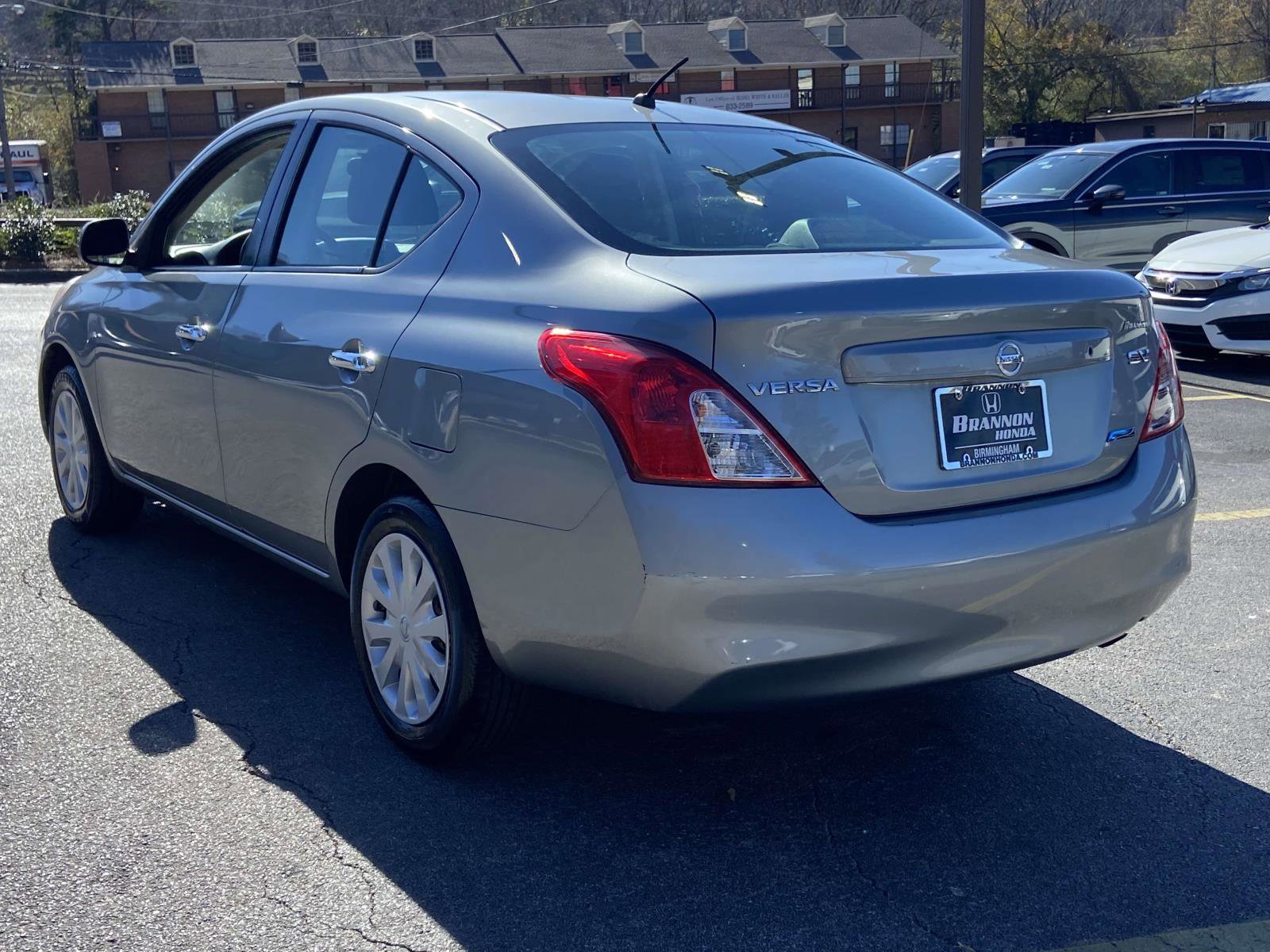Used 2012 Nissan Versa SV w/ Convenience Pkg image 3