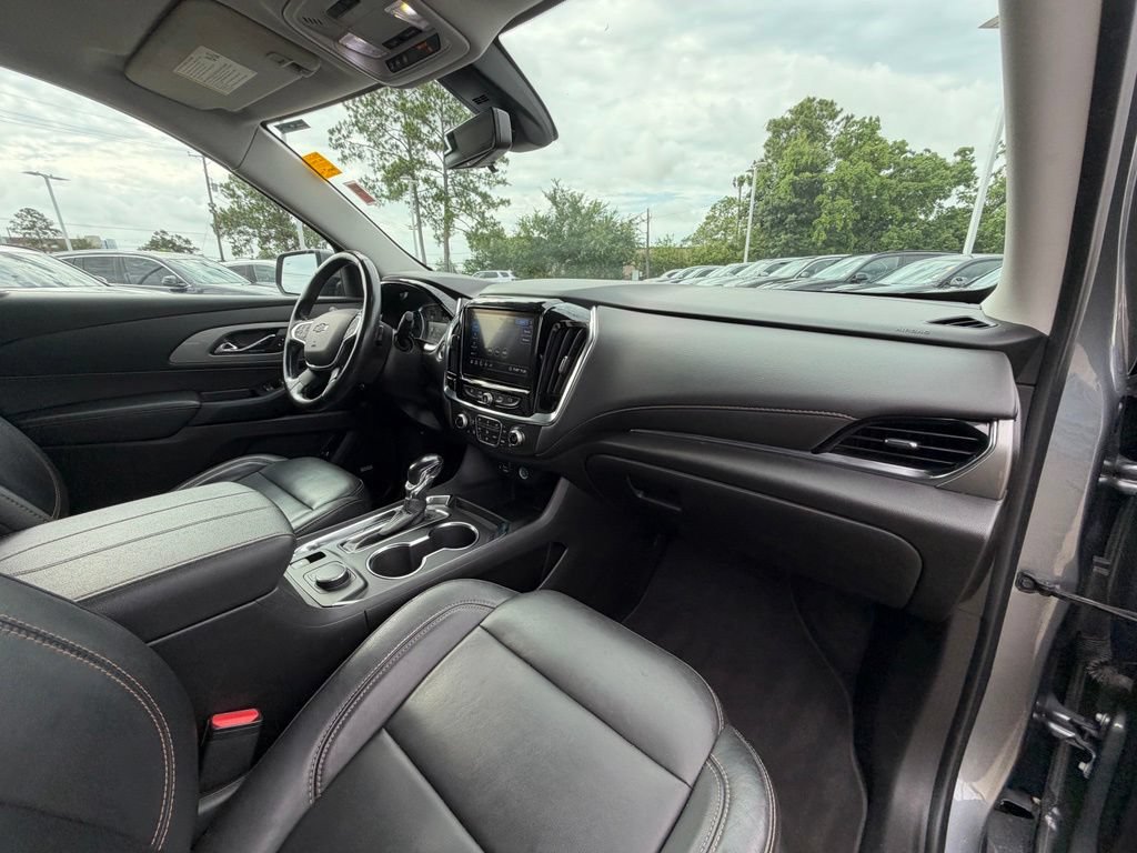Used 2021 Chevrolet Traverse RS FWD image 29