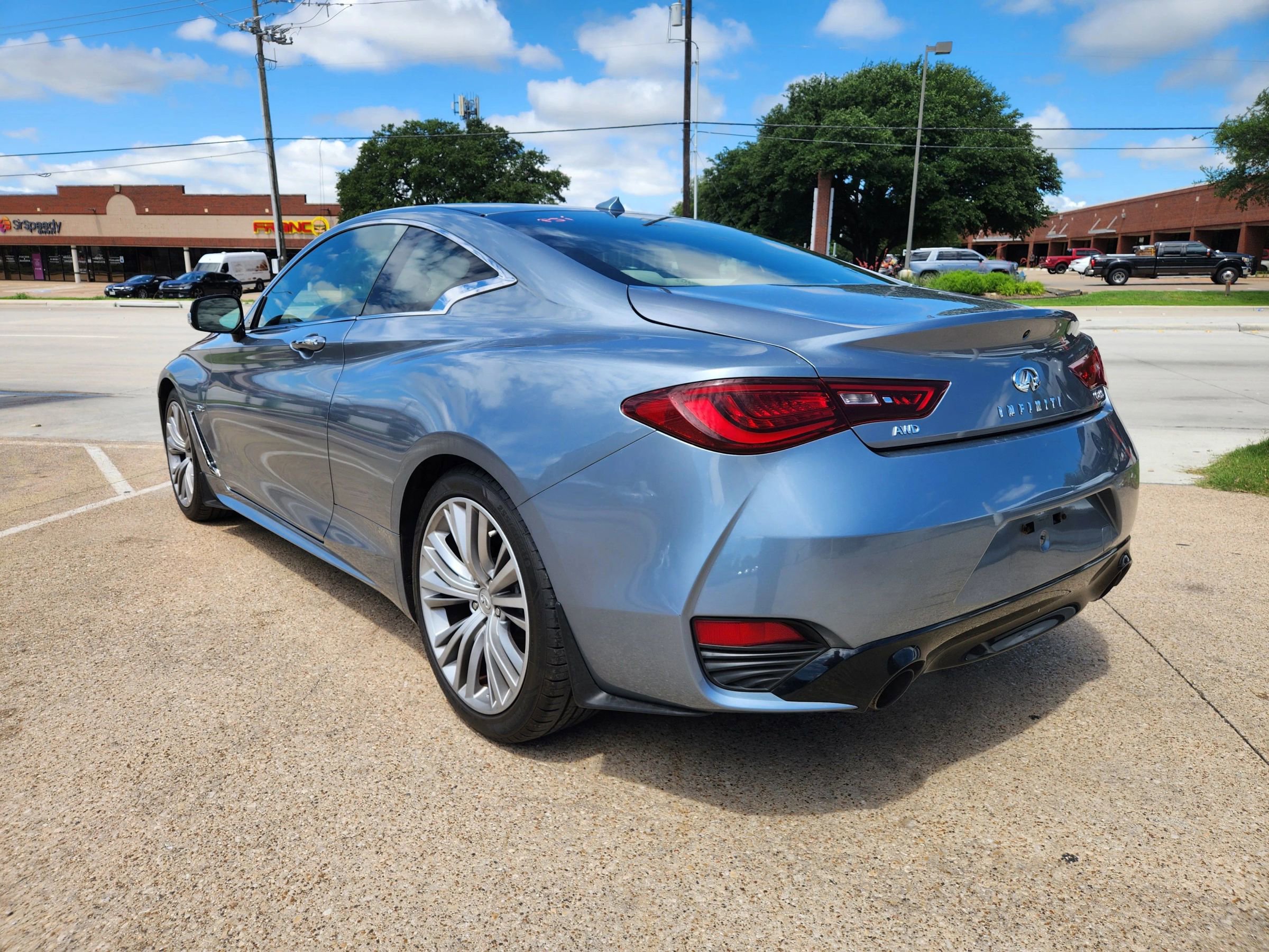 Used 2017 INFINITI Q60 3.0t w/ Premium Plus Package 3.0T AWD/4WD image 3