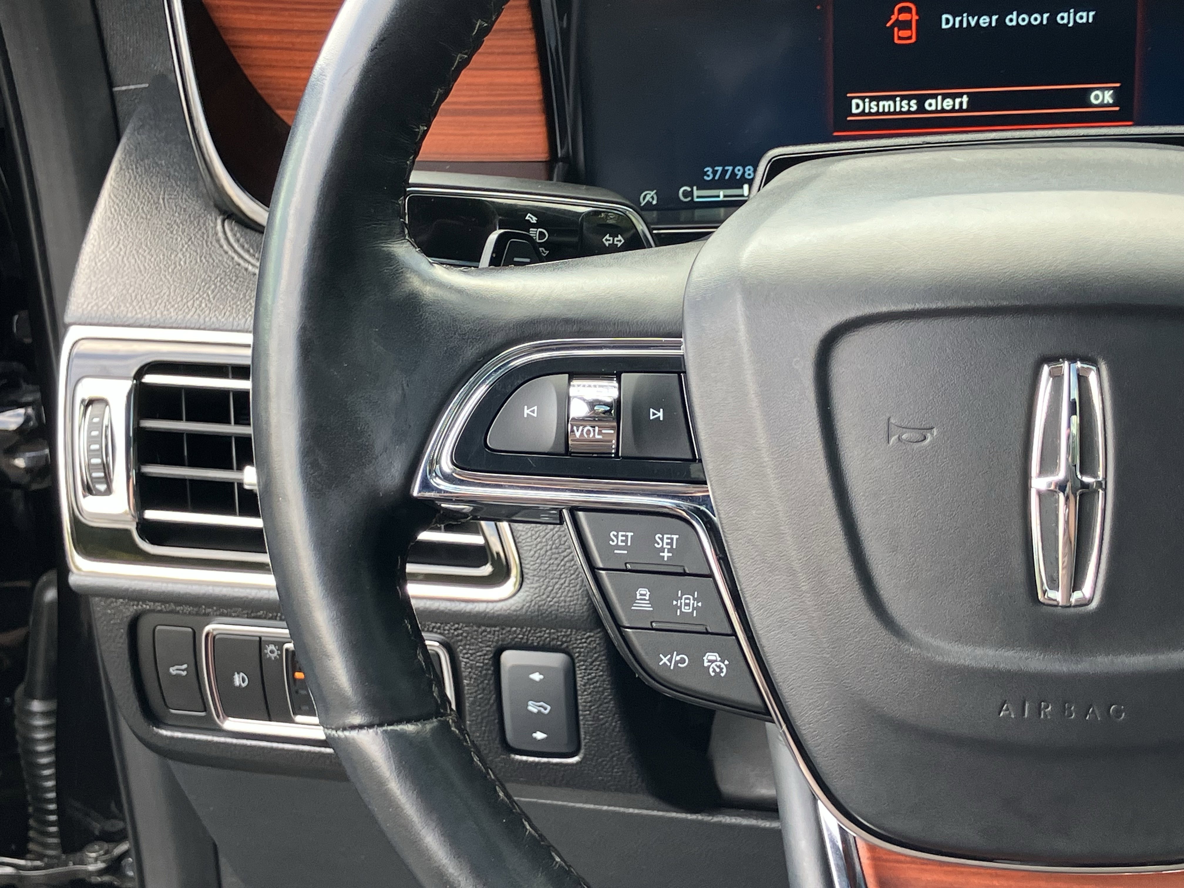 Used 2024 Lincoln Navigator Reserve image 21