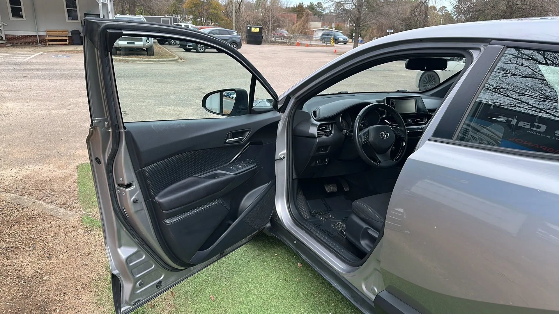 Used 2018 Toyota C-HR image 14