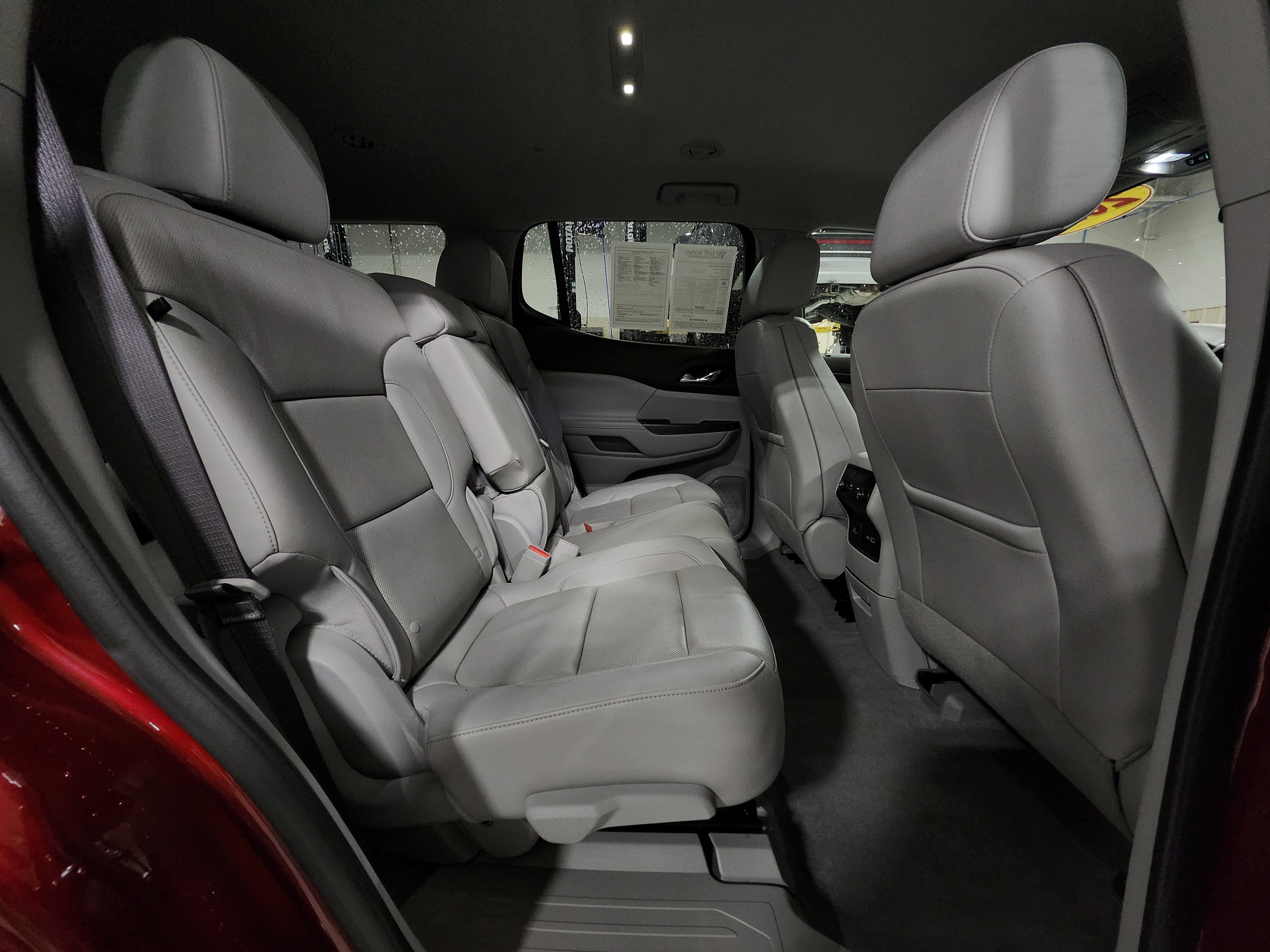 Used 2023 GMC Acadia SLT image 27