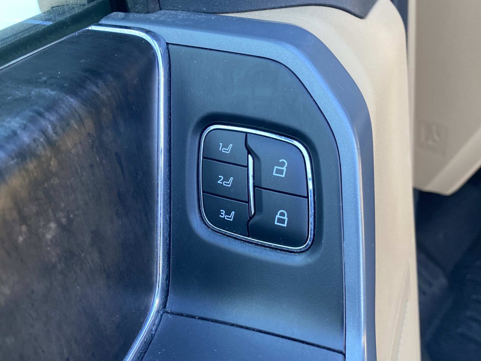 Used 2022 Ford F150 Lariat image 17