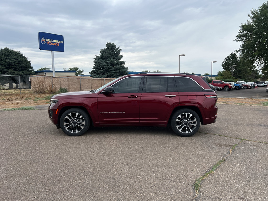 Used 2024 Jeep Grand Cherokee Overland w/ Trailer Tow Package AWD/4WD image 25