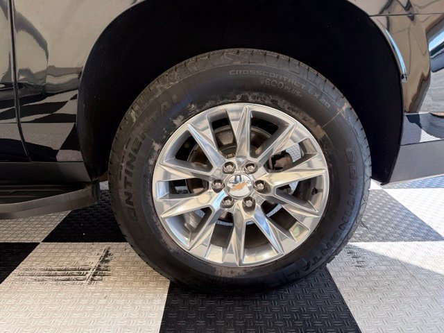 Used 2026 Chevrolet Suburban Premier AWD/4WD image 13