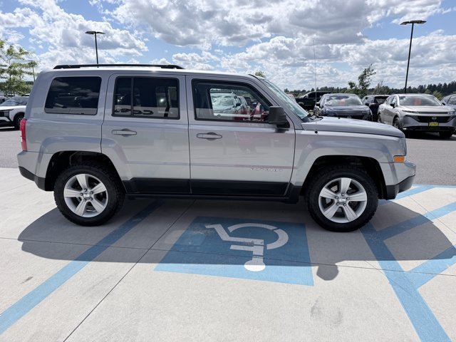 Used 2017 Jeep Patriot Latitude AWD/4WD image 5