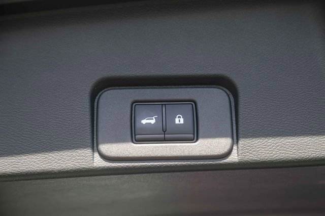 Used 2025 Nissan Rogue SV w/ SV Premium Package image 28