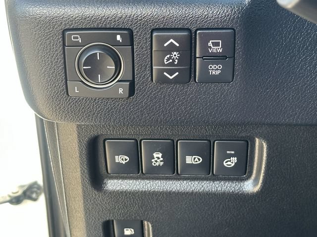 Used 2023 Lexus GX 460 Luxury w/ Accessory Package AWD/4WD image 24