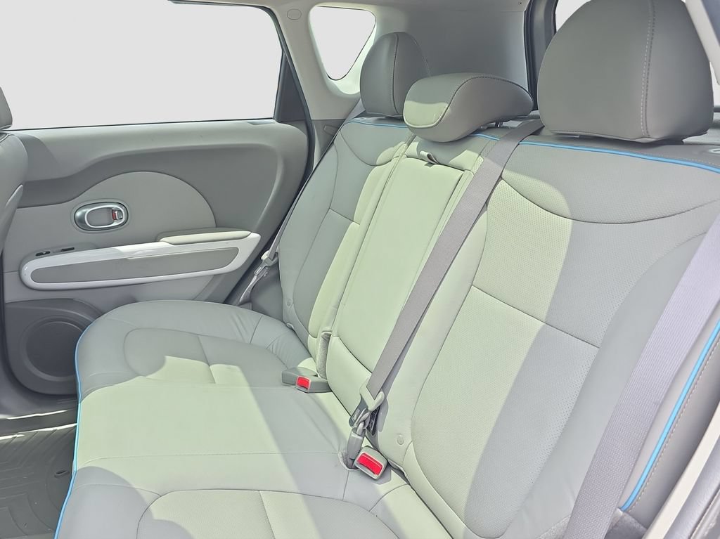 Used 2017 Kia Soul EV + w/ Sun & Fun Package FWD image 12