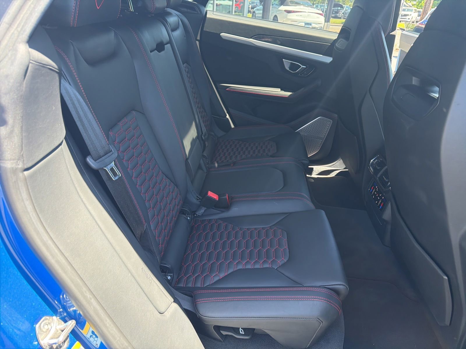 Used 2020 Lamborghini Urus AWD/4WD image 34