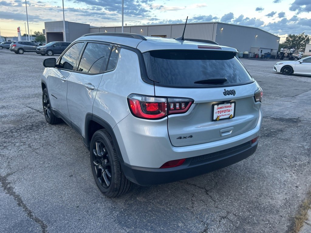 Used 2025 Jeep Compass Latitude w/ Altitude Special Edition image 7