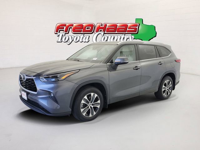 Used 2023 Toyota Highlander XLE