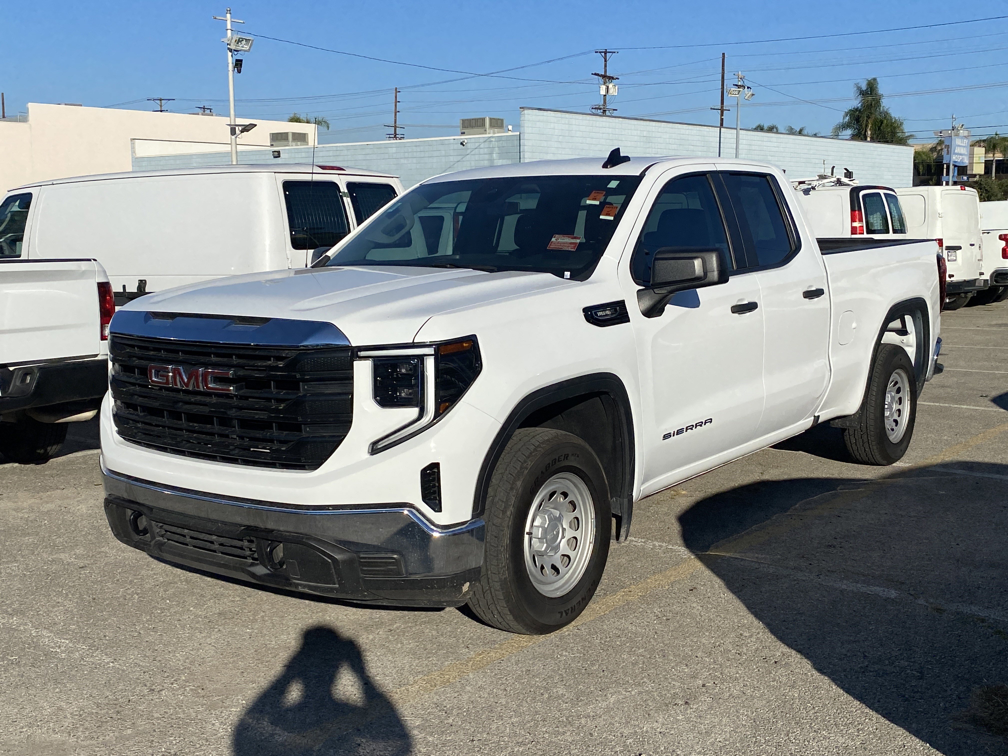 Used 2024 GMC Sierra 1500 Pro w/ Trailering Package image 2