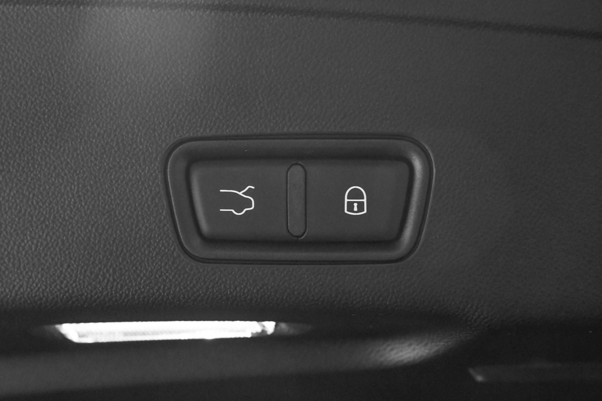 New 2025 Maserati Grecale GT image 8